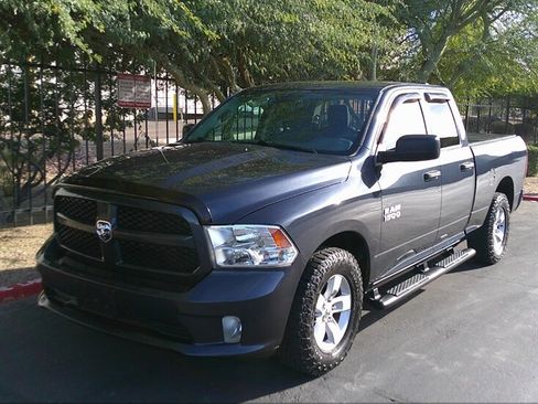 Used 2017 RAM 1500 Express image 3