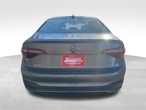 Used 2024 Volkswagen Jetta SE image 13