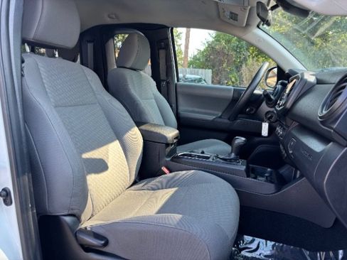 Used 2022 Toyota Tacoma SR w/ SR Convenience Package RWD image 12