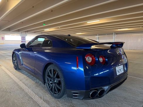 Used 2015 Nissan GT-R Premium AWD/4WD image 13