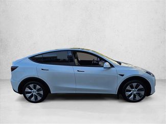 Used 2021 Tesla Model Y Long Range video 4