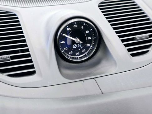 Used 2024 Porsche Cayenne Coupe image 27