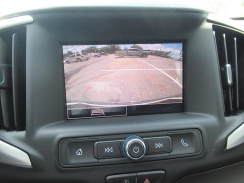 Used 2024 GMC Terrain SLE FWD image 29