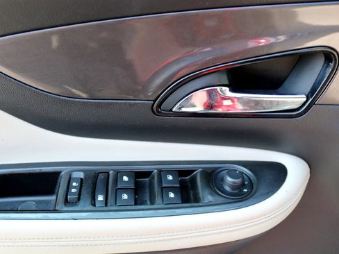 Used 2018 Buick Encore Preferred image 14