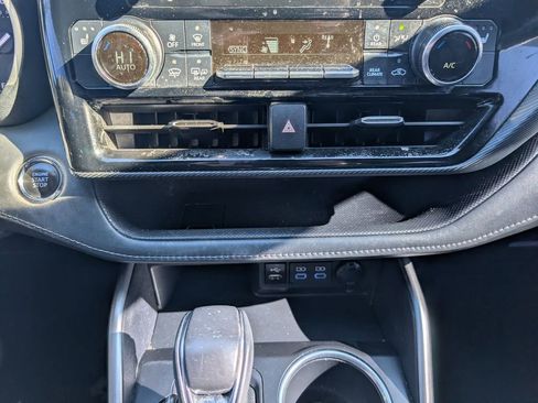 Used 2022 Toyota Highlander XSE image 15