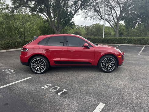 Used 2020 Porsche Macan AWD/4WD image 3