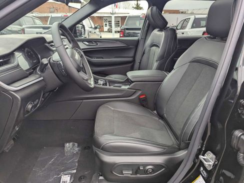 New 2025 Jeep Grand Cherokee L Altitude image 7