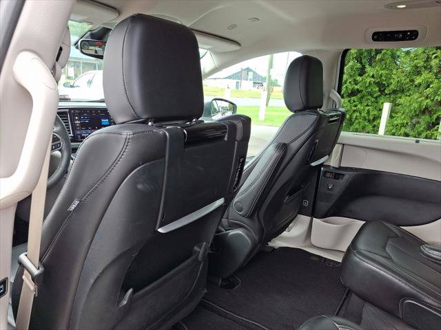 Certified 2023 Chrysler Pacifica Touring-L w/ Uconnect Theater Family Group AWD/4WD image 21
