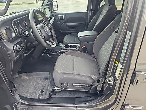 Certified 2024 Jeep Gladiator Mojave image 2
