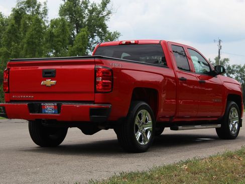Used 2018 Chevrolet Silverado 1500 Custom w/ Custom Value Package AWD/4WD image 7