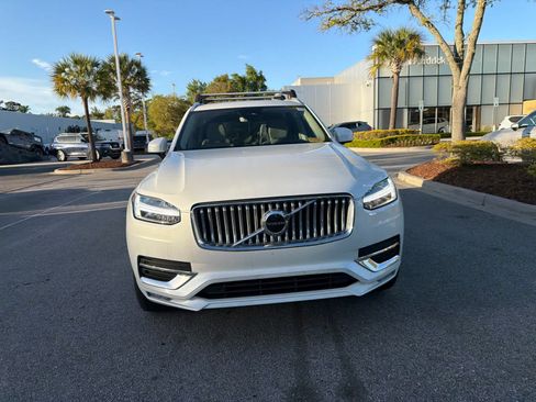 Used 2025 Volvo XC90 B5 Core w/ Protection Package image 5