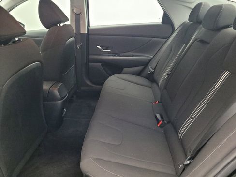 Used 2025 Hyundai Elantra SEL image 18