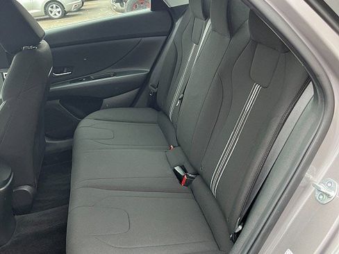 Used 2023 Hyundai Elantra SEL w/ Convenience Package FWD image 13