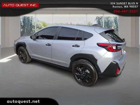 Used 2024 Subaru Crosstrek 2.0i image 7
