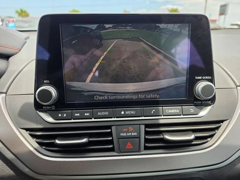 Used 2024 Nissan Altima 2.5 SR FWD image 18