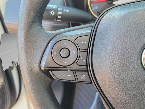 Used 2021 Toyota RAV4 LE image 25