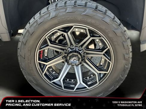 Used 2024 GMC Sierra 2500 Denali w/ Denali Reserve Package AWD/4WD image 27