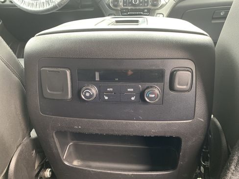 Used 2015 Chevrolet Suburban LTZ image 37