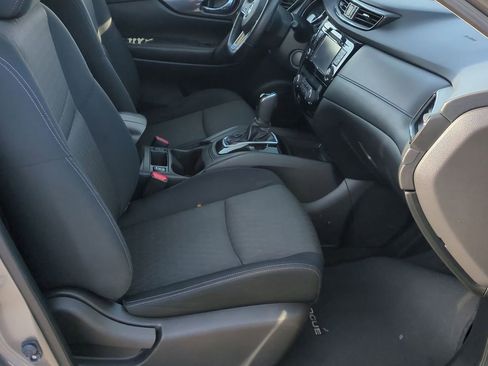 Used 2017 Nissan Rogue SV w/ Sun & Sound Touring Package image 23