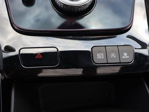 Certified 2025 Cadillac Escalade Premium Luxury Platinum image 33