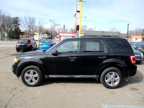Used 2011 Ford Escape XLT w/ 202A Rapid Spec Order Code image 4
