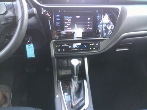 Used 2019 Toyota Corolla LE image 15