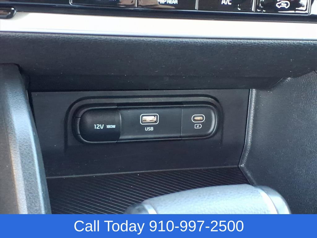 Used 2024 Kia Sportage LX FWD image 16