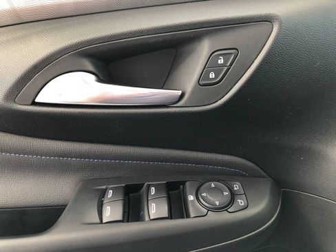 Used 2024 Buick Envista Sport Touring w/ Convenience I Package FWD image 34