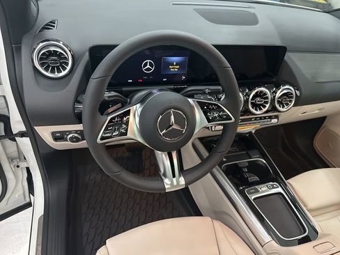 Used 2026 Mercedes-Benz GLA 250 4MATIC image 10