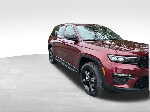 New 2025 Jeep Grand Cherokee Limited w/ Luxury Tech Group II image 8