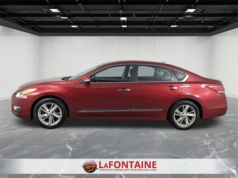 Used 2015 Nissan Altima 2.5 SV w/ Convenience Package image 2