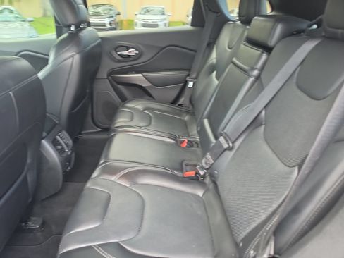 Used 2019 Jeep Cherokee Limited FWD image 13