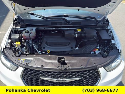 Used 2025 Chrysler Pacifica Select FWD image 30