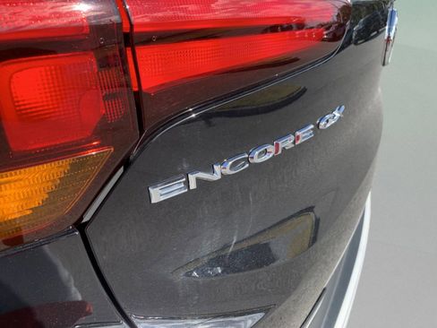 Used 2021 Buick Encore GX Select image 43