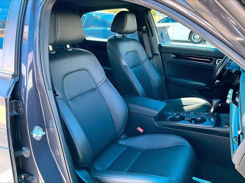 Used 2023 Honda Civic Sport Touring image 9