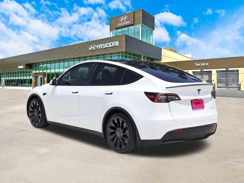 Used 2024 Tesla Model Y Performance AWD/4WD image 8