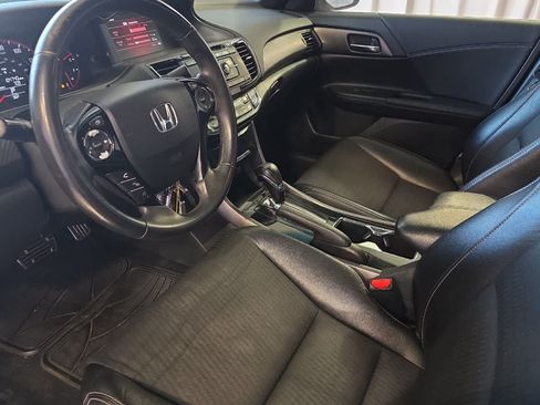 Used 2017 Honda Accord Sport image 14