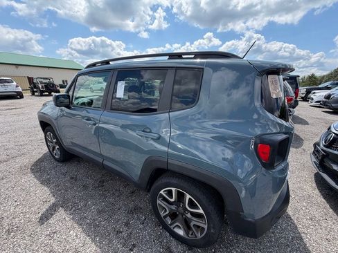 Used 2017 Jeep Renegade Latitude w/ Cold Weather Group AWD/4WD image 2