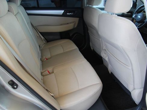 Used 2018 Subaru Outback 2.5i Premium AWD/4WD image 29