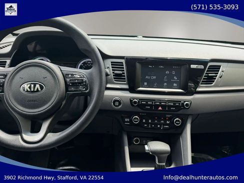 Used 2018 Kia Niro LX FWD image 25