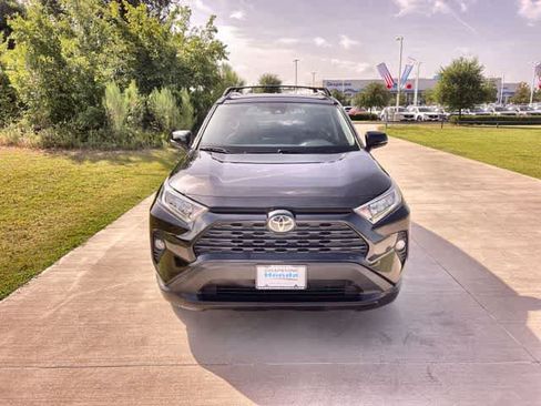 Used 2020 Toyota RAV4 XLE FWD image 7