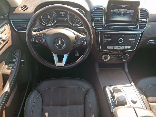 Used 2019 Mercedes-Benz GLE 400 4MATIC image 11