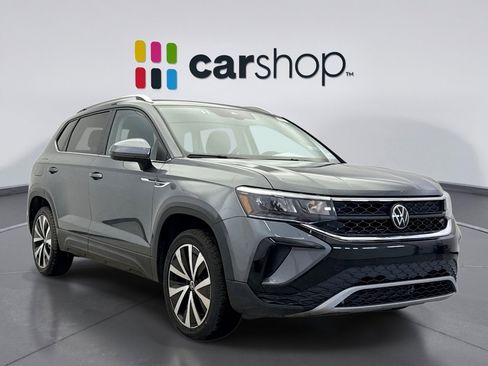 Used 2024 Volkswagen Taos SE image 7