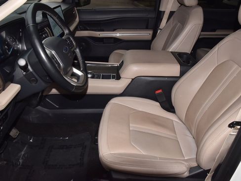 Used 2022 Ford Expedition Max Limited image 13