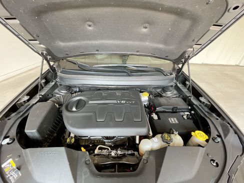 Used 2019 Jeep Cherokee Trailhawk w/ Cold Weather Group AWD/4WD image 25