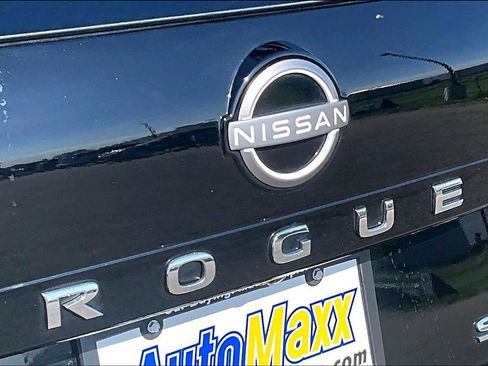 Used 2023 Nissan Rogue SV AWD/4WD image 30