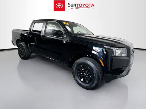 Used 2024 Nissan Frontier SV image 1