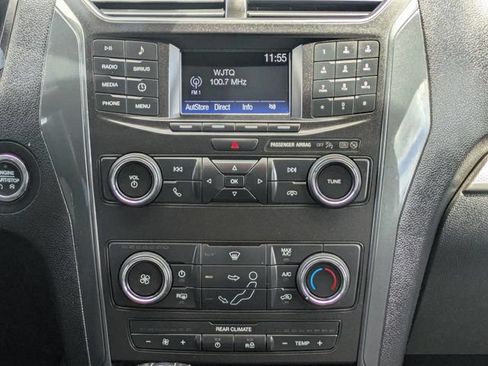 Used 2018 Ford Explorer XLT FWD image 27
