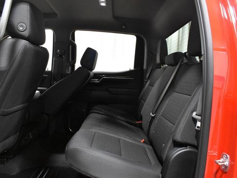 Used 2025 Chevrolet Silverado 1500 LT AWD/4WD image 4