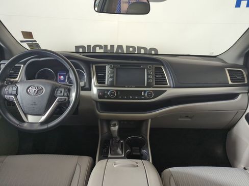 Used 2019 Toyota Highlander Plus image 10